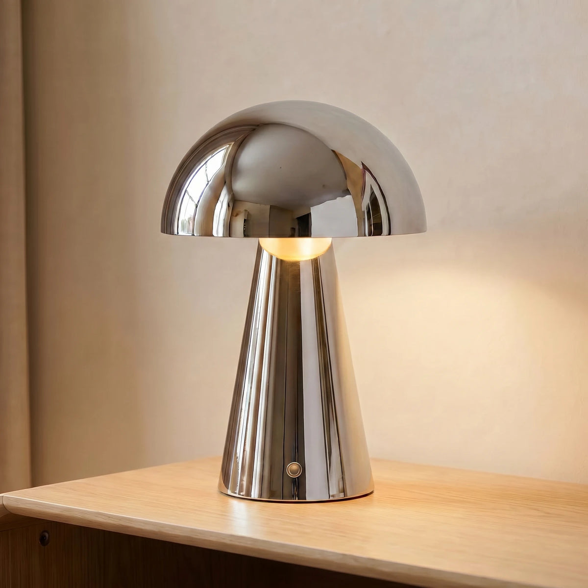 Lampe de table LED rechargeable Lindby Nevijo, chrome, Ø 20 cm, USB, variateur — vue 1, référence 10044190