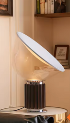 Lampe à coupe inclinée, pied foncé