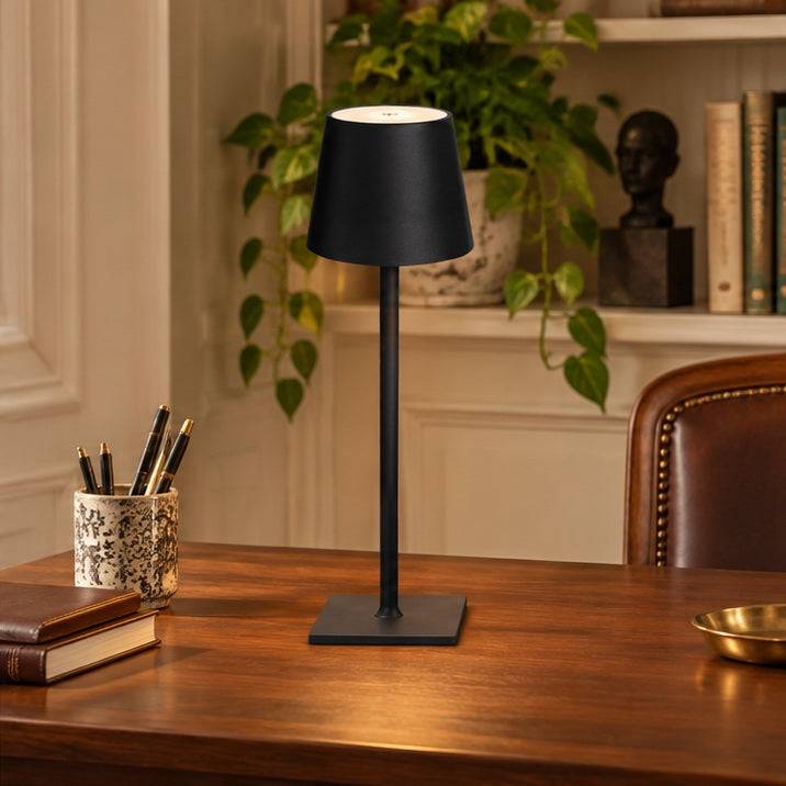 Luminelle | Lampe LED Sans Fil Rechargeable — bureau — mise en scène illustrative 3