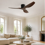 Ventilateur de plafond — Finition bois foncé — salon — mise en scène illustrative 1
