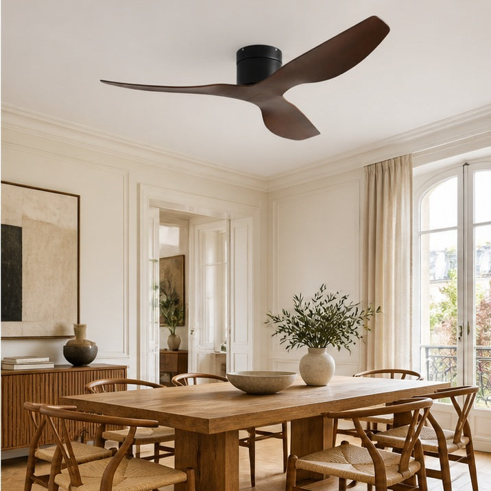 Ventilateur de plafond — Finition bois foncé — salle à manger — mise en scène illustrative 3