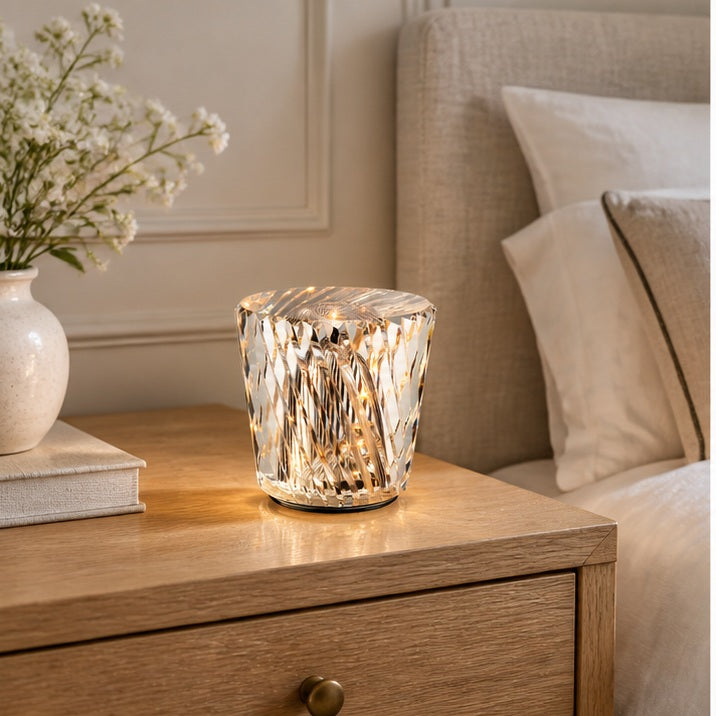 Lampe de table diamant — chambre — mise en scène illustrative 1