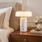 Lampe de table nomade en marbre — chambre — mise en scène illustrative 1