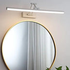 Orvane blanche au-dessus d’un miroir rond