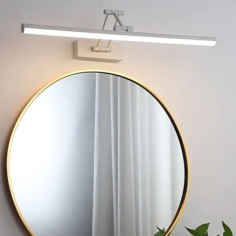 Orvane blanche au-dessus d’un miroir rond