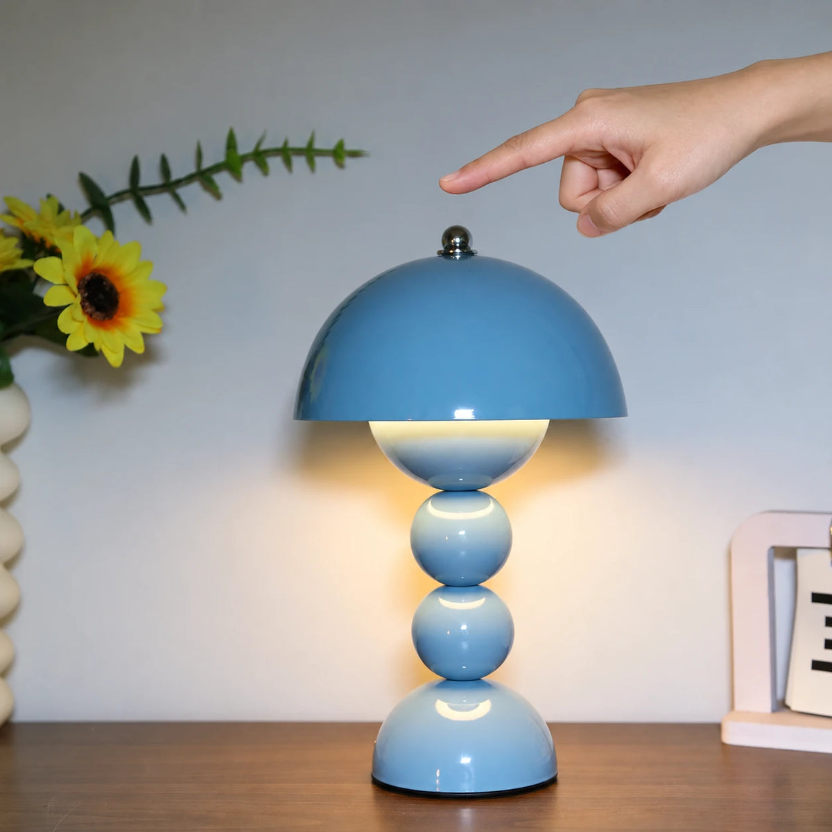 Commande tactile au sommet de la lampe Perlina