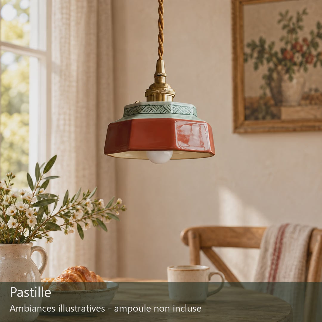 Pastille — montage de deux décors créés à partir des références du modèle, 8 secondes, sans son. Aucune démonstration de fonctionnement.
