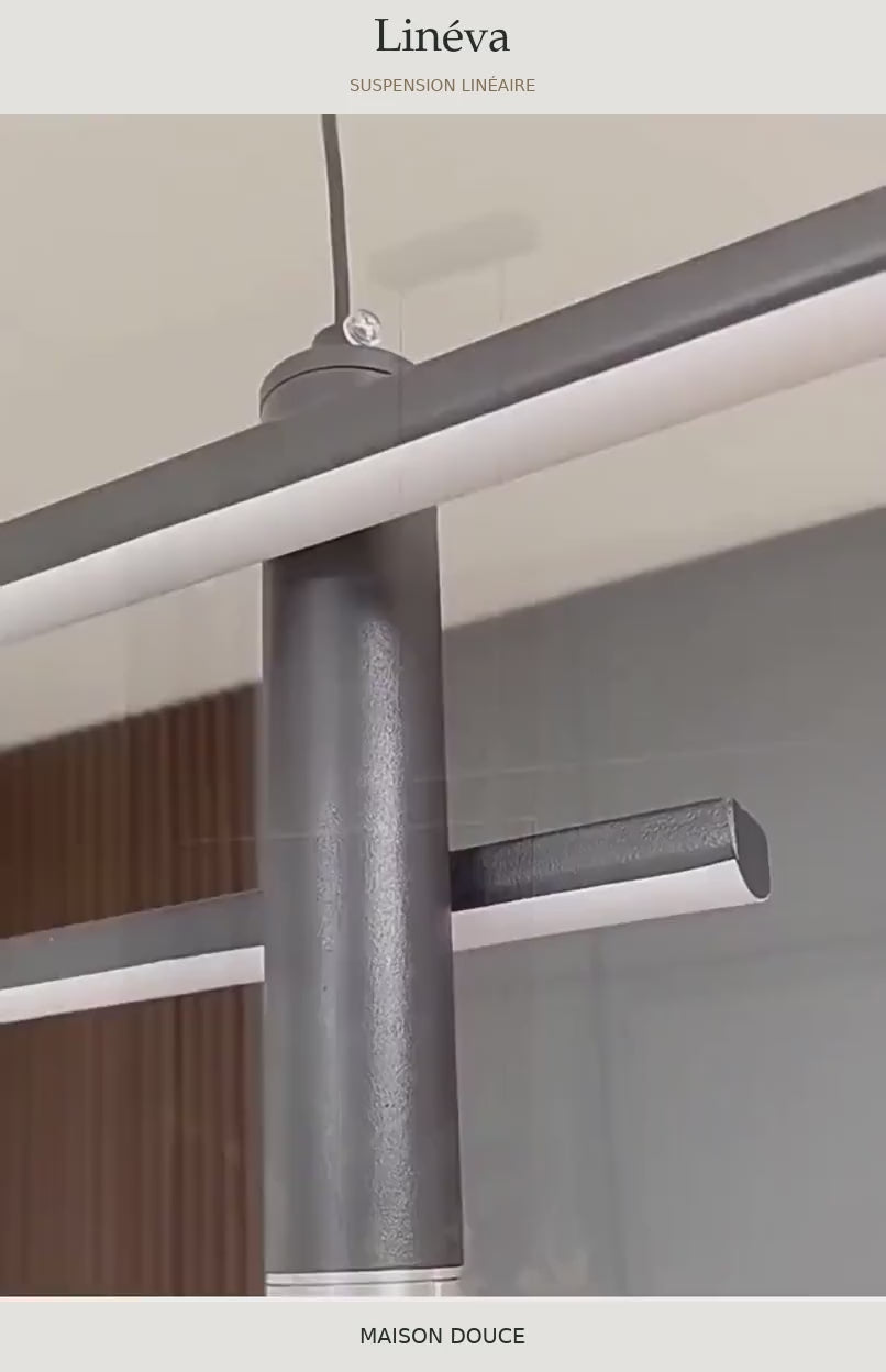 Linéva — vidéo du luminaire, finition noire, habillage Maison Douce.