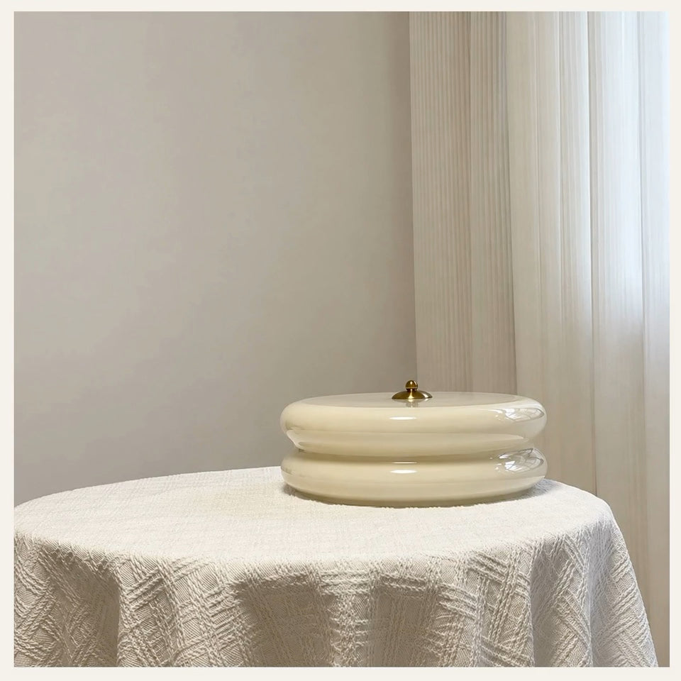 Ciselé beige 32 cm — montage photographique de la vue fournisseur retouchée et du repère de diamètre, 12 secondes, sans son.