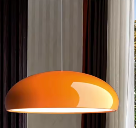 Suspension en dôme orange