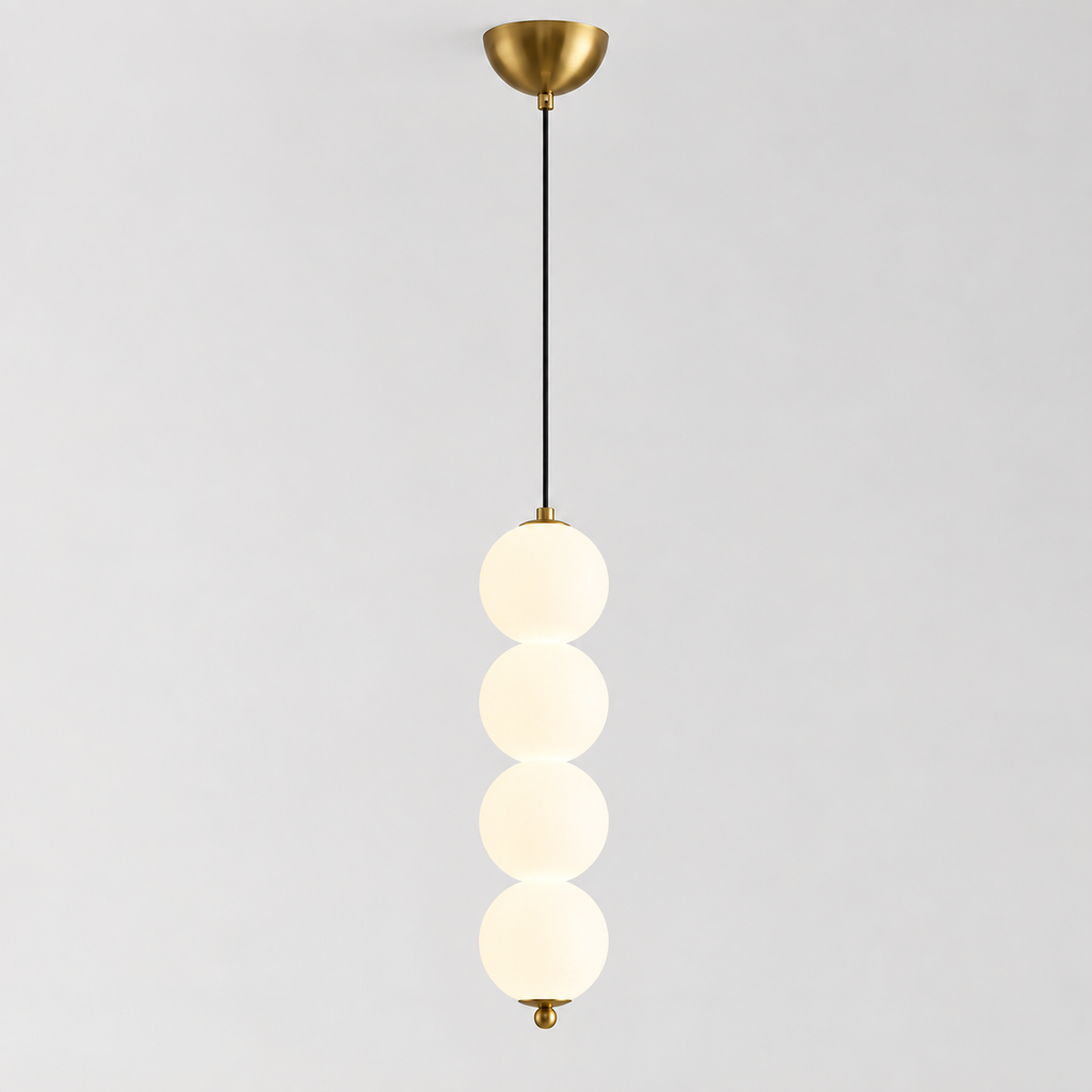 Suspension à quatre globes blancs, finition dorée — vendue à l’unité