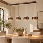 Tavelia — mise en scène générée, quatre lampes