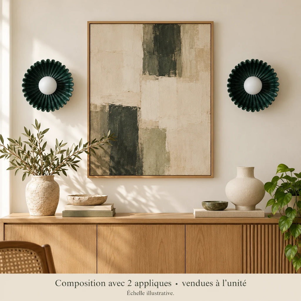 Volute — Composition décorative créée à partir des références du modèle, avec deux unités vendues séparément. Mise en situation virtuelle, sans démonstration de fonctionnement ; décor non inclus.