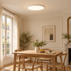 Zylo, plafonnier LED blanc extra-plat Ø 40 cm — salle a manger, mise en scène illustrative créée à partir du modèle.